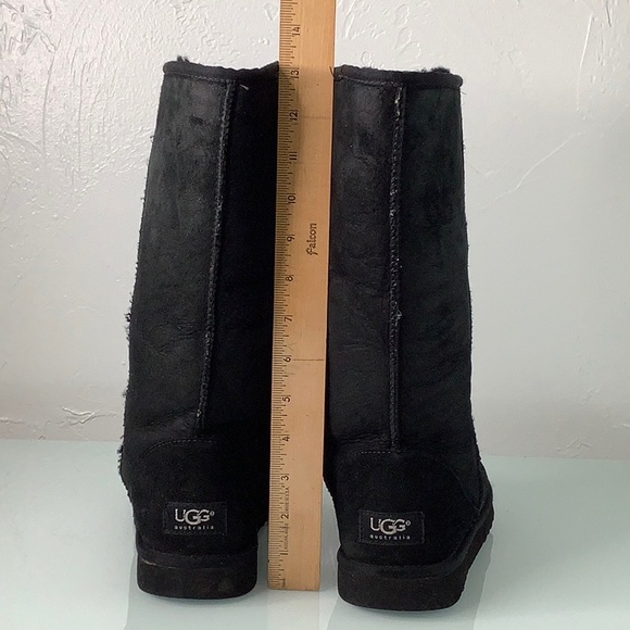 UGG Classic Tall Black leather sheepskin lined boots size 8 EUC - Picture 11 of 12
